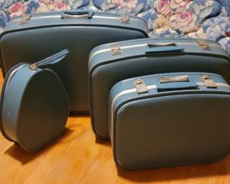 Vintage luggage set