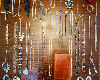 Costume jewelry necklaces bracelets earrings and more in South Hadley Massachusetts MA