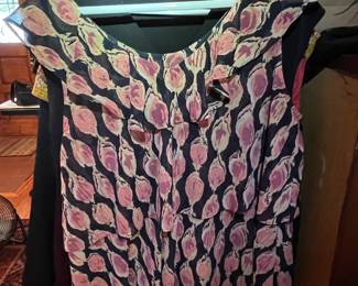 Alfani, Liz Claiborne & more women's clothing in sizes XL and 1X at South Hadley Estate Sale in Massachusetts MA
