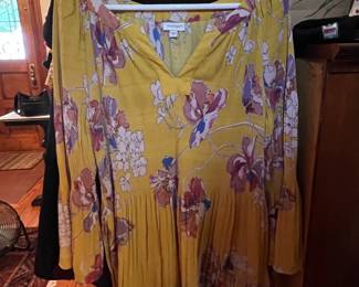 Avenue womens clothing