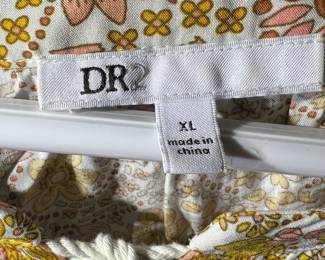 DR2 size XL womens clothing