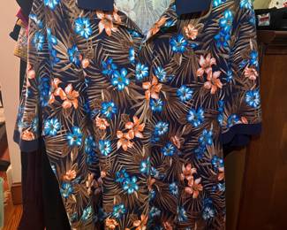 Lands End tropical Hawaiian shirt mens