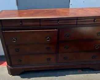 CT6709 Drawer Dresser