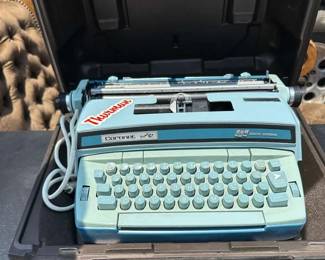 CT665Vintage Coronamatic Typewriter