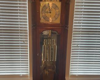 Beautiful Grandfather Clock in Mint Condition!