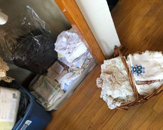 Vintage Doilies & Bed Linens 