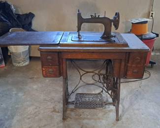 Vintage Sewing Machines 