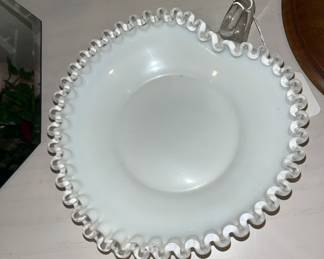 glass heart-shaped bowl