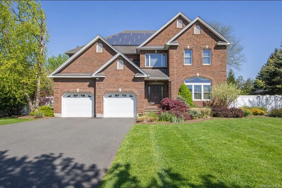 Luxury Estate Sale in Blauvelt, NY starts on 7/20/2024