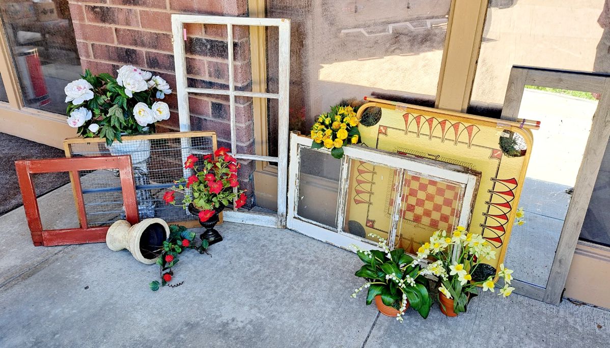 1/2 OFF ALL REMAINING ITEMS SATURDAY 
2 Day Large Estate/Living Estate Sale. Contents of 7 different estates and households' items under one roof!!