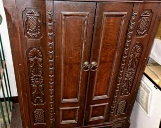 Antique radio cabinet 
