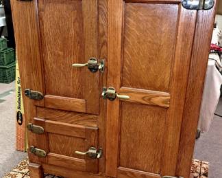Ca. 1910-20's 3 drawer oak ice box