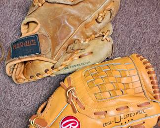 Baseball gloves 