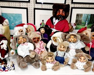 Large selection of "Robert Railes Rakes Bears" must with boxes