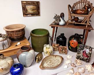 Much hand sculpture pottery. 