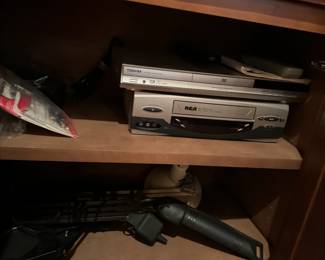 DVD player + VHS player