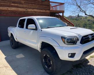 2012 Toyota Tacoma PreRunner V6

115,000 miles 

CREW PICKUP / 4.0 V6 / DOHC 24 Volt 

Rear Wheel Drive 

Extremely well cared for and treated like a baby always clean and waxed  - well cared for !  kept inside . BIDS ON THIS CAR WILL START AT $12,000 