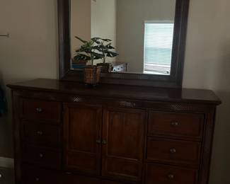 Cindy Crawford dresser w mirror