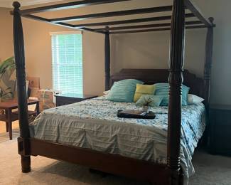 King size Cindy Crawford 4 poster bed