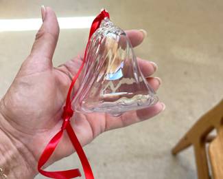 Steuben ornament bell