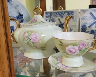 Rare Lefton musical teapot and musical cup