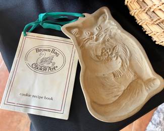 Cat Holding Flower - Brown Bag Cookie Art 