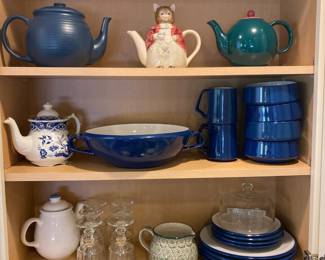 Blue Pottery Ribbed Teapot, Otagiri Gentleman Cat Teapot, Price Kensington Potteries Blue Willow Tea Pot