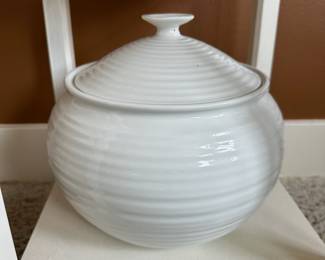 Sophie Conran White Large Covered Casserole Dish