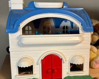 1999 Redbox Fold Open Dollhouse 
