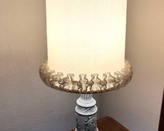 Grecian Themed White Table Lamp
