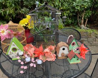 Assortment of Outdoor Bird House Decor
