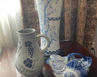 Blue/White Chinese Figural Bird Creamer, 1996 Stoneware Pottery Stein Pitcher