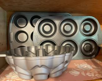 Mrs Fields Donut Pan, Good Cook Muffin Pan, Bundt Cake Pan