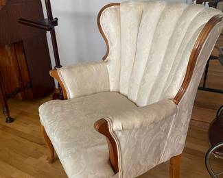 Queen Anne Style Chanel Back Arm Chair
