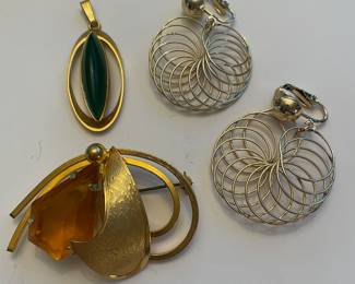 Assortment of Jewelry
