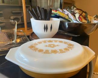 Pyrex Butterfly Gold Divided Casserole