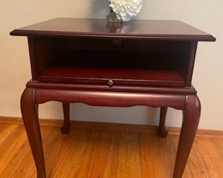 Queen Anne Mahogany Table with Pull Out Tray