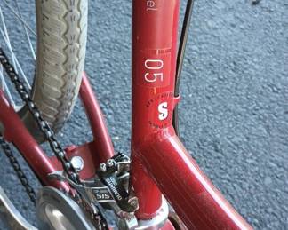 Globe Carmel Hybrid Bike
