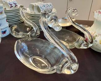 Three Duncan Millar blown glass Swans