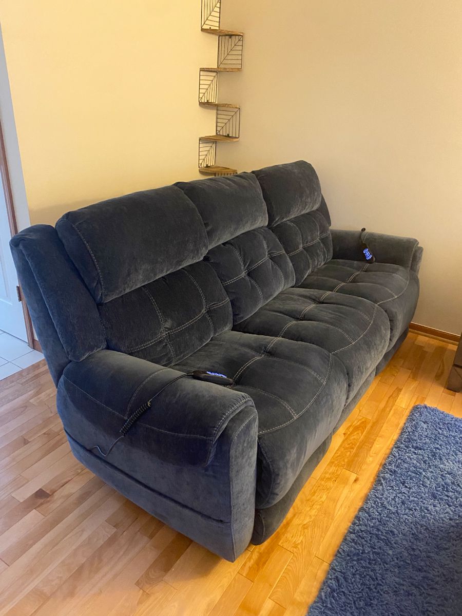 Condo Estate Sale in Shelby Twp in Utica, MI starts on 7/18/2024