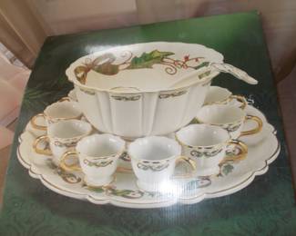 Punch bowl, 10 cups, plate and ladle