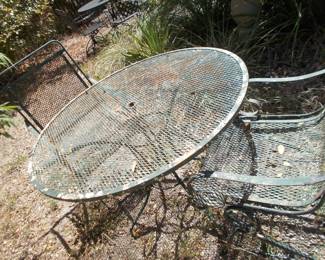 Metal mesh table and 2 chairs