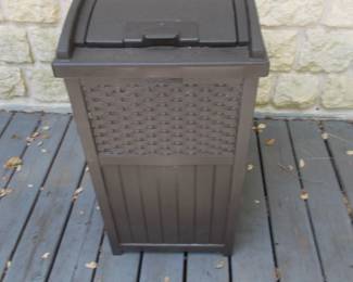 Patio waste basket