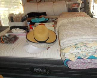 Queen bed   complete