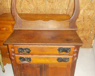 Wash stand       top does not match