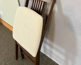 padded wooden folding chair (1)