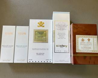 New-in-box luxury skin, face and body products by ISUN, Sisley, Penhaligon’s, Creed and more.