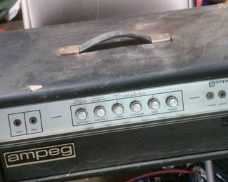 Ampeg V2 Tube Amplifier