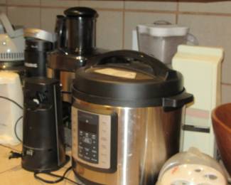 Melanie cooker juicer can opener 