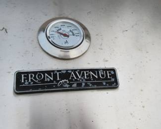 Melanie bar b que logo